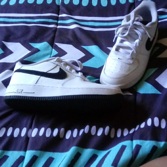 Shoes - Picture 3 of 3